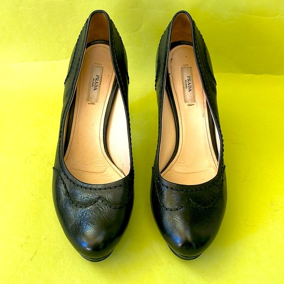 Vintage black Prada leather heels - Picture 6 of 15